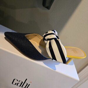 Cabi Bow Kitten Heel Size 9